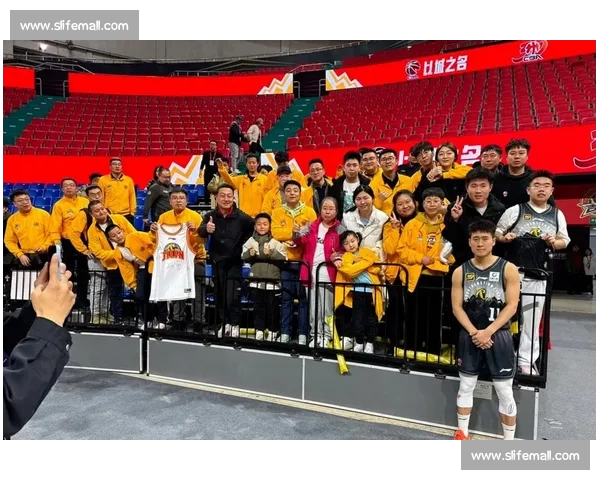 CBA联赛新赛季揭幕战精彩回顾 球迷热议本土球员表现与外援对决