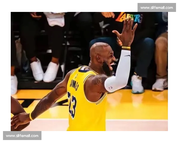 湖人加时险胜勇士詹姆斯砍三双引领全场胜利